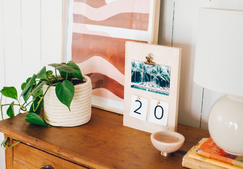 Create a Personalised Flip Photo Calendar with Canon Selphy